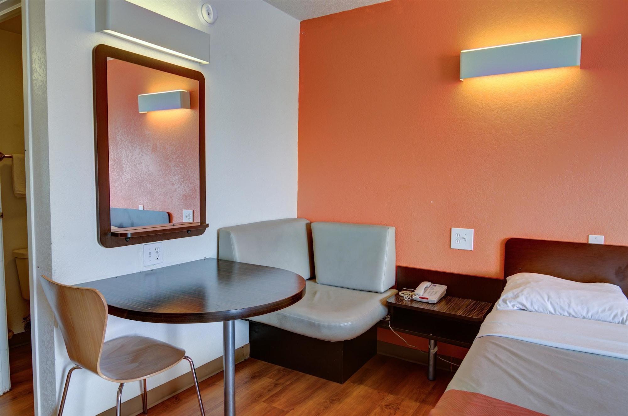 6-kansas City, Mo Hotel 2*